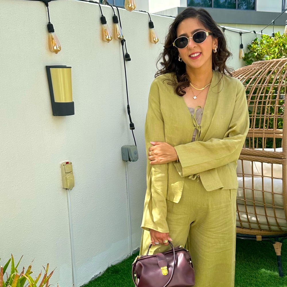 Meet your Posher, Anum